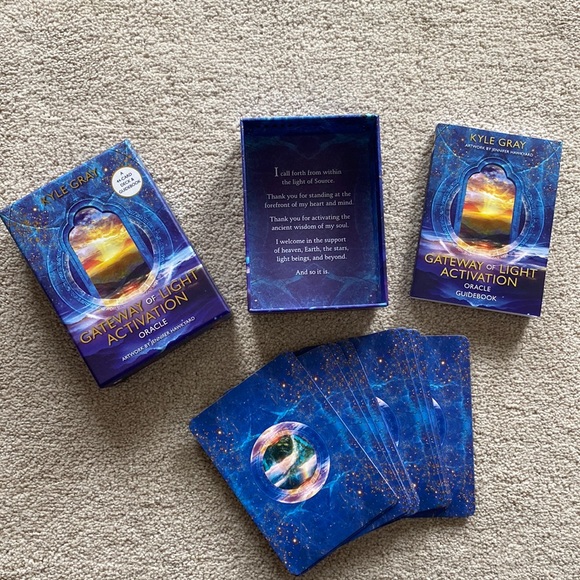 ✨SOLD✨ Gateway of Light Activation Oracle Cards by Kyle Gray - Picture 5 of 10
